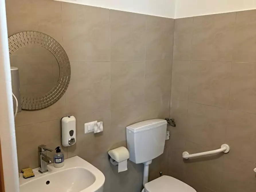 Immagine 7 di Negozio in affitto  in via istria 5 a Padova