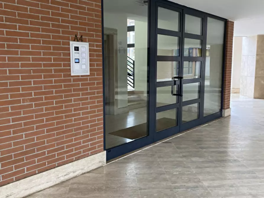 Immagine 1 di Appartamento in vendita  in Via raviola a Roma