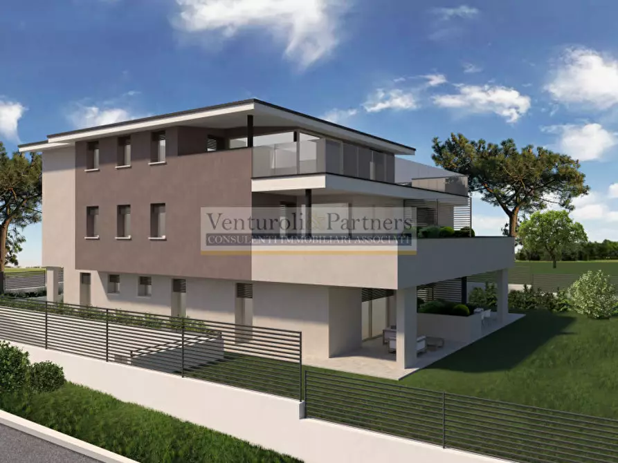 Immagine 1 di Appartamento in vendita  in via cattaneo a Desenzano Del Garda