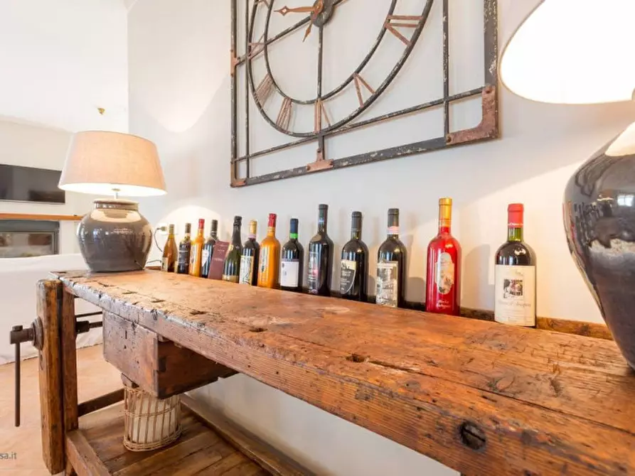 Immagine 5 di Villa in vendita  a Passignano Sul Trasimeno