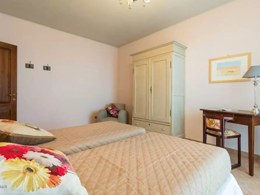 Immagine 10 di Villa in vendita  a Passignano Sul Trasimeno