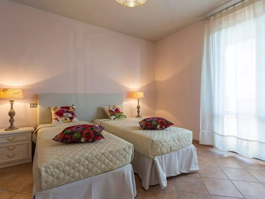 Immagine 13 di Villa in vendita  a Passignano Sul Trasimeno