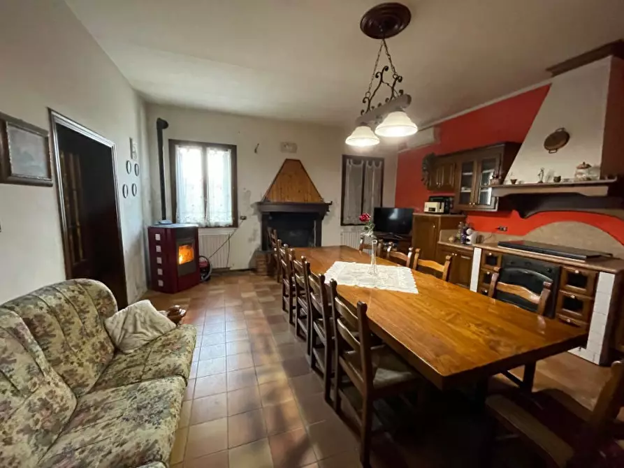 Immagine 8 di Rustico / casale in vendita  a Sant'urbano