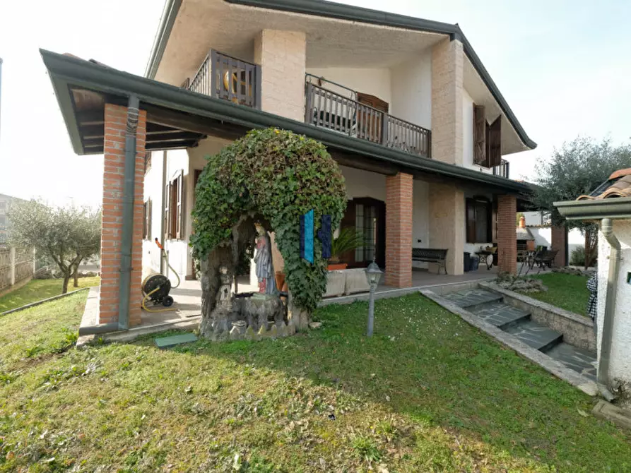 Immagine 1 di Appartamento in vendita  in Via San Rocco a Cologno Al Serio