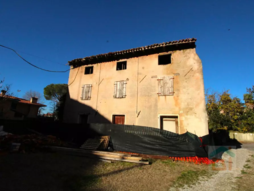 Immagine 1 di Rustico / casale in vendita  in via Cortina 16-18 a Mortegliano