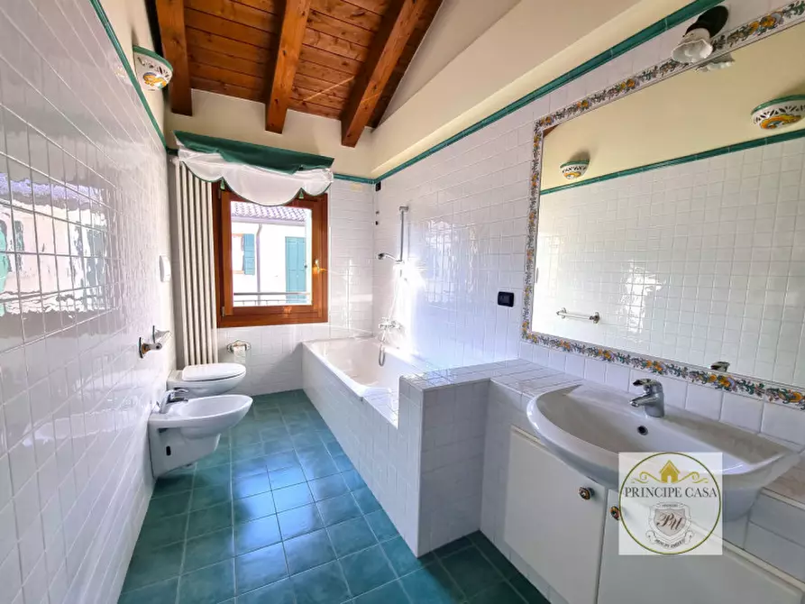 Immagine 8 di Appartamento in vendita  in Viale Fiume a Este