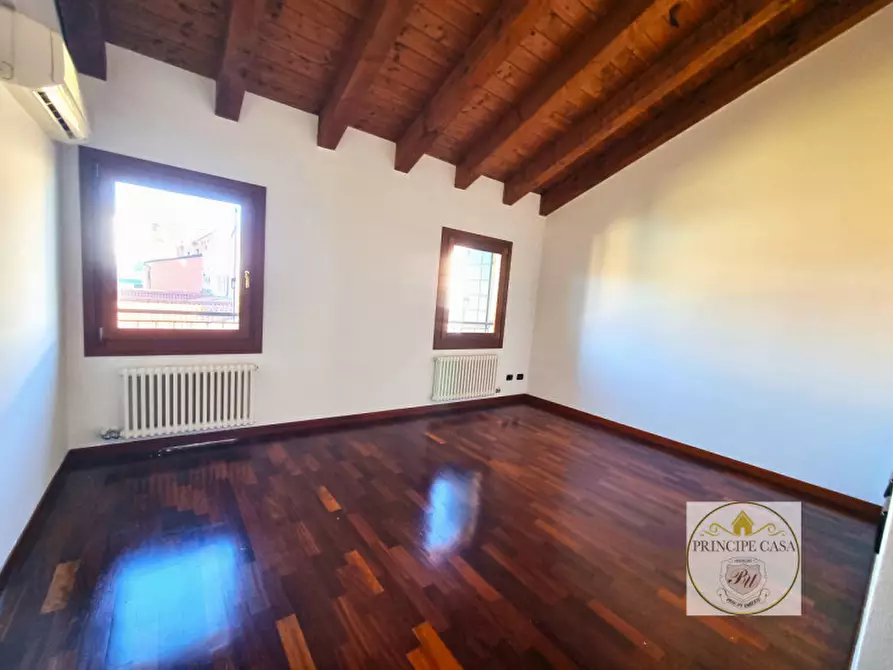 Immagine 17 di Appartamento in vendita  in Viale Fiume a Este