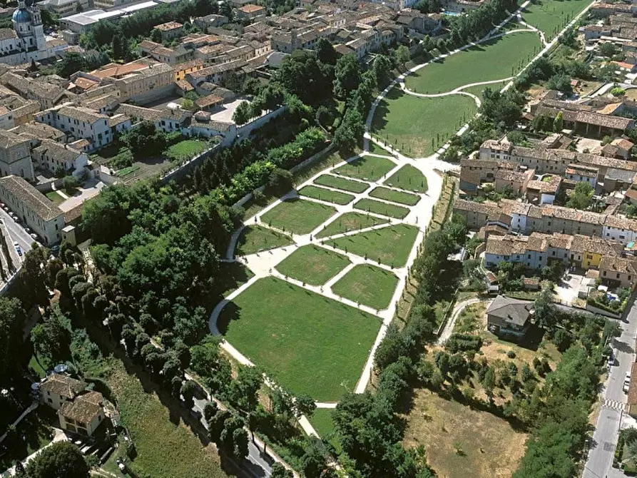 Immagine 3 di Terreno in vendita  in via pola a Castiglione Delle Stiviere