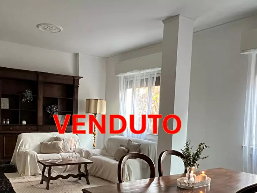 Immagine 1 di Appartamento in vendita  in Via Quattro Novembre a Verona