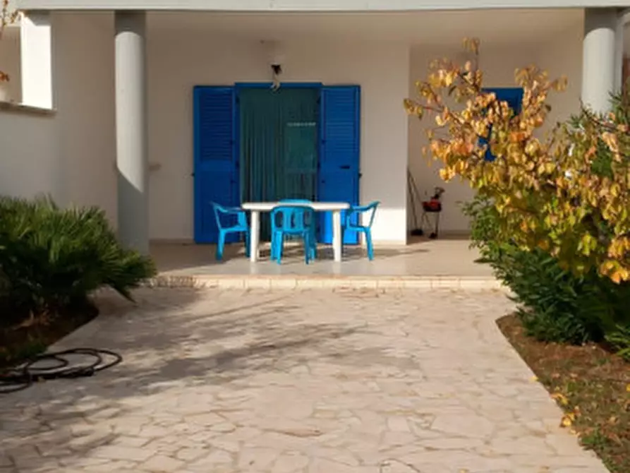 Immagine 1 di Villa in vendita  in Villanova di Ostuni (mare) a Ostuni