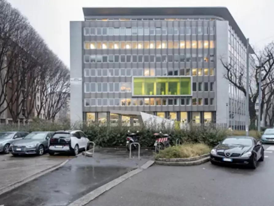 Immagine 2 di Ufficio in affitto  in Via Tiziano a Milano