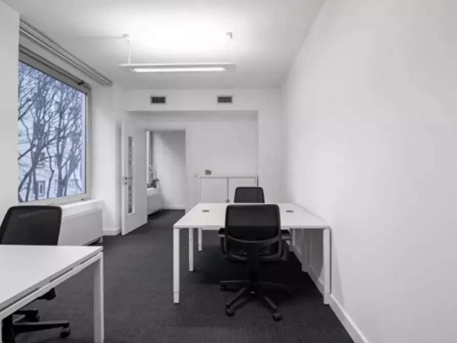 Immagine 5 di Ufficio in affitto  in Via Tiziano a Milano