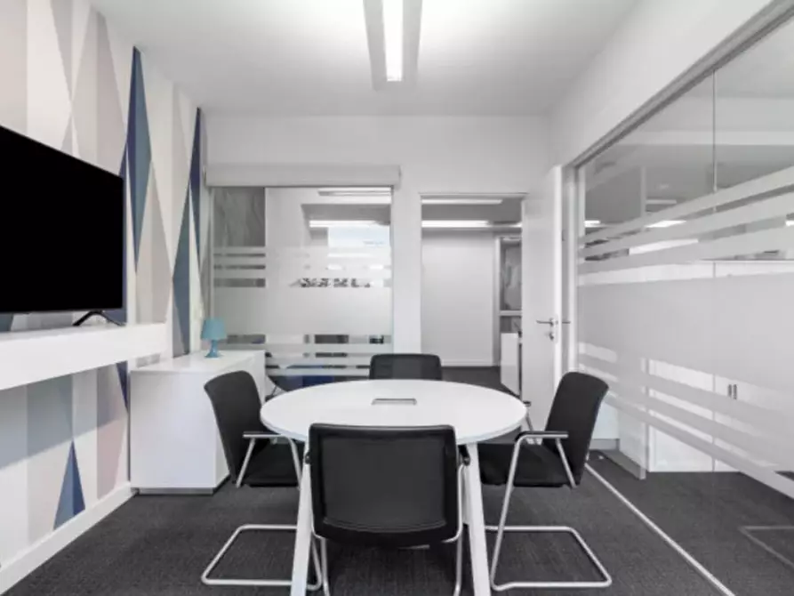 Immagine 6 di Ufficio in affitto  in Via Tiziano a Milano