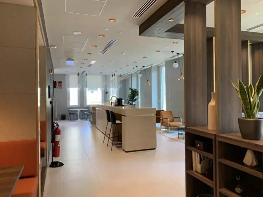 Immagine 3 di Ufficio in affitto  in Corso Italia 3 a Milano