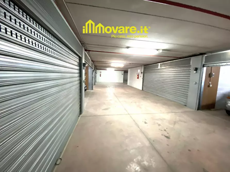 Immagine 8 di Garage in vendita  in Via Pietro Sette 11 a Bari