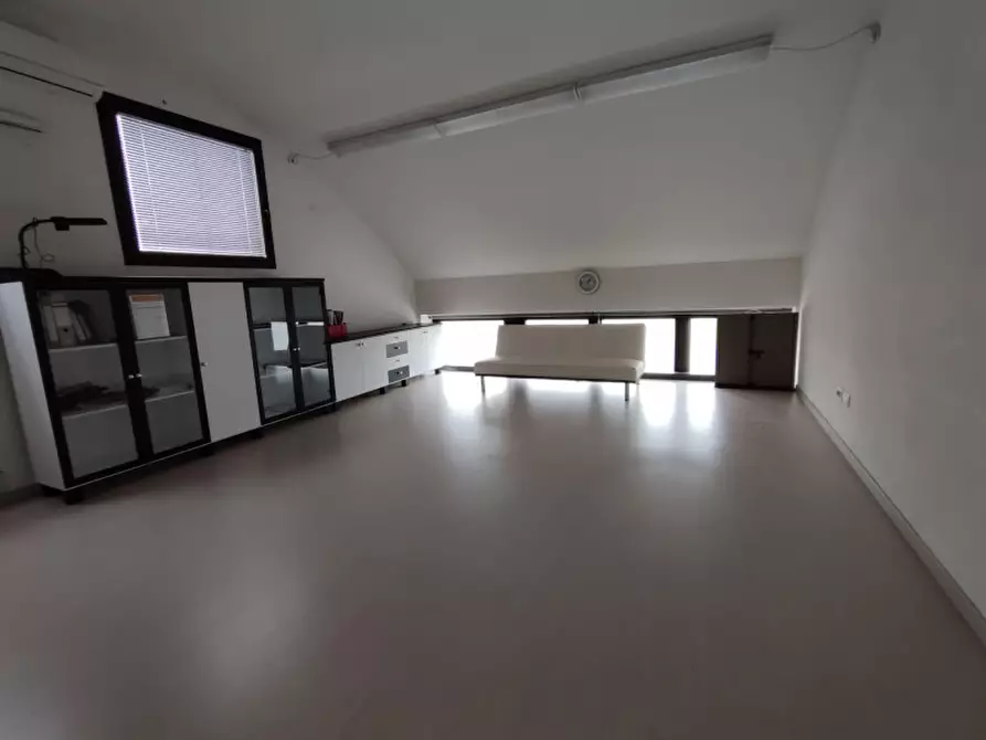 Immagine 6 di Attività commerciale in affitto  in VIA ROSSI a Rubano