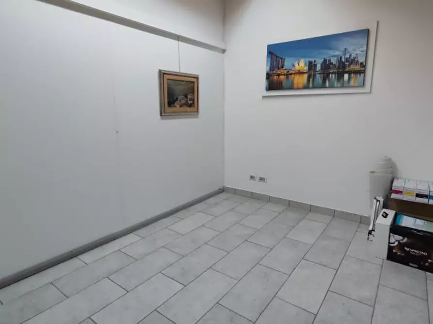 Immagine 8 di Attività commerciale in affitto  in VIA ROSSI a Rubano