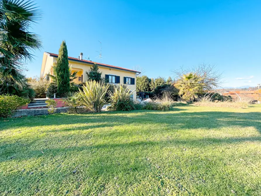 Immagine 1 di Villa in vendita  in Via Chiesa 12 a Gattico-Veruno