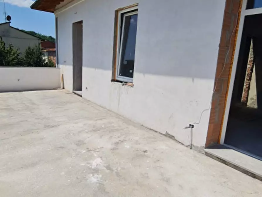 Immagine 1 di Villa in vendita  in ginestra a Montevarchi