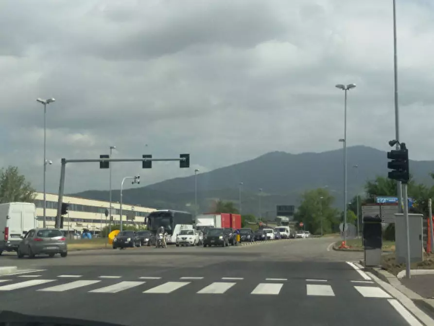 Immagine 2 di Capannone industriale in affitto  in VIA DEL CANTONE a Sesto Fiorentino