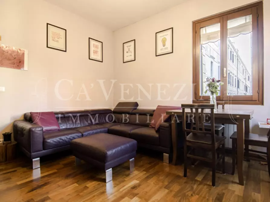 Immagine 3 di Appartamento in vendita  a Venezia