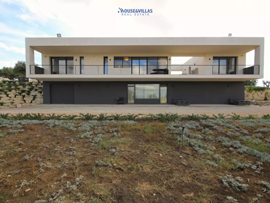 Immagine 3 di Villa in vendita  in contrada belliscala a Noto