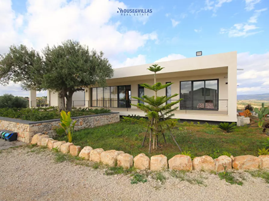 Immagine 5 di Villa in vendita  in contrada belliscala a Noto
