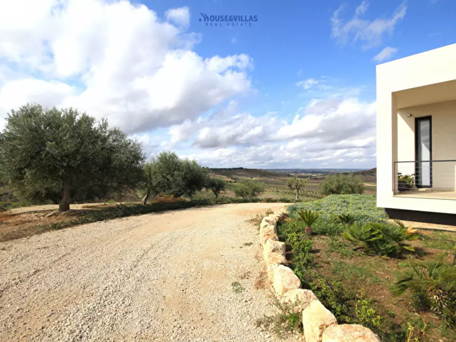 Immagine 8 di Villa in vendita  in contrada belliscala a Noto