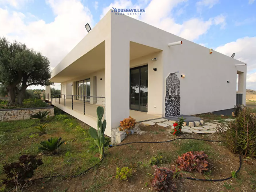 Immagine 9 di Villa in vendita  in contrada belliscala a Noto