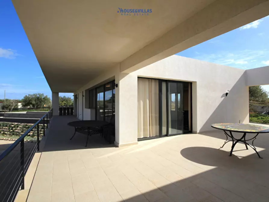 Immagine 11 di Villa in vendita  in contrada belliscala a Noto