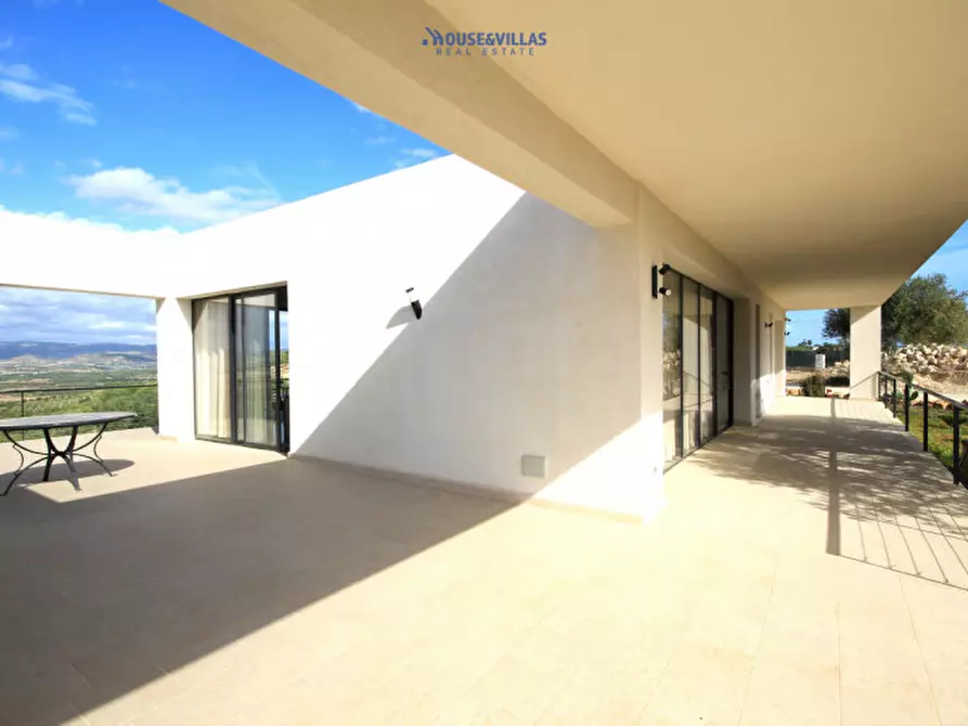 Immagine 12 di Villa in vendita  in contrada belliscala a Noto