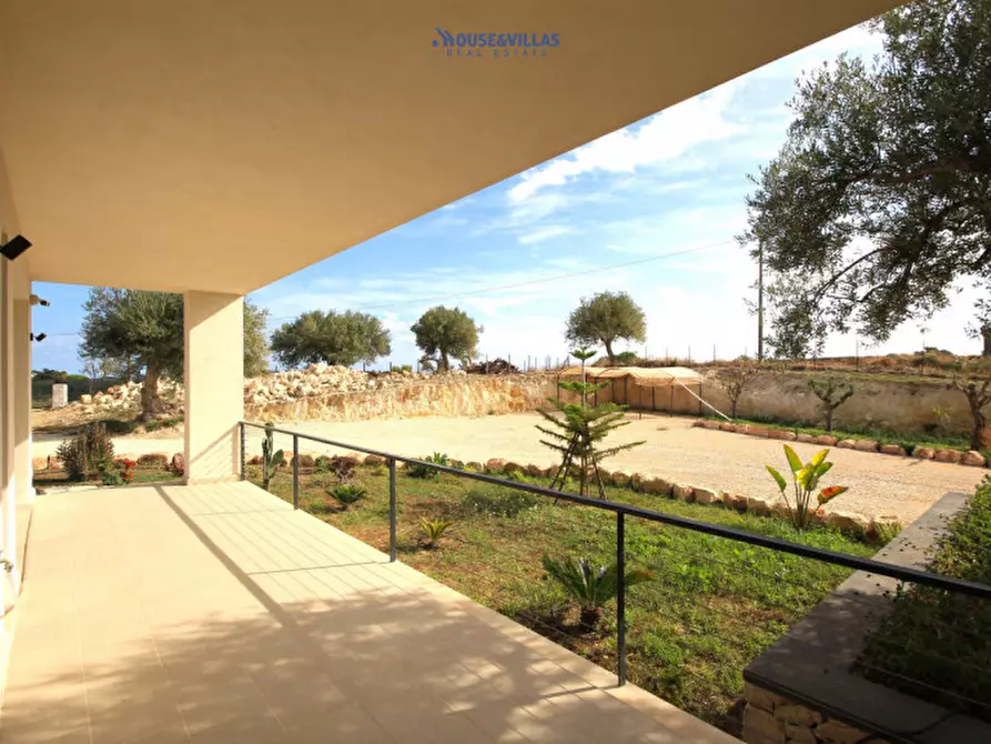 Immagine 22 di Villa in vendita  in contrada belliscala a Noto