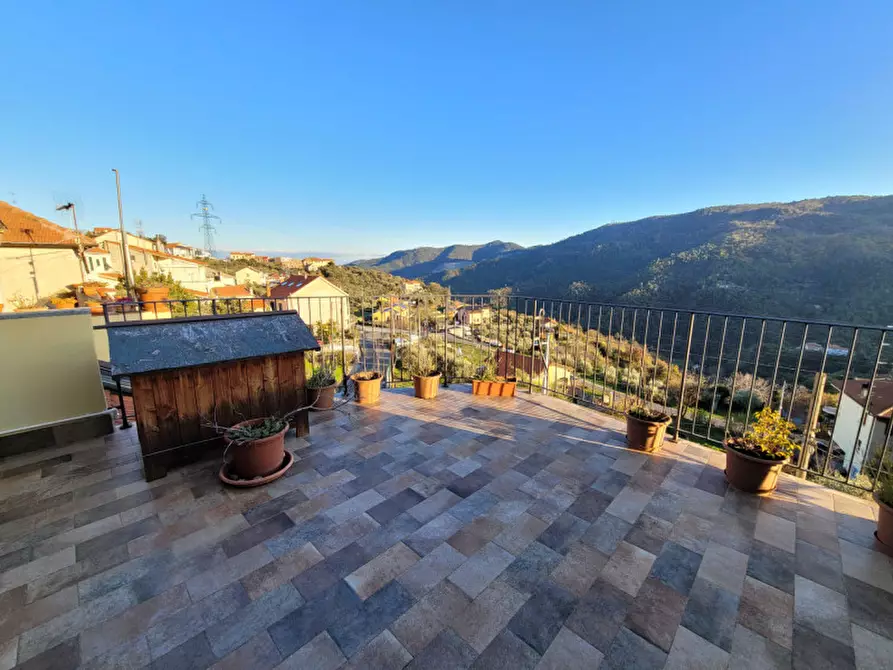 Immagine 21 di Appartamento in vendita  in via nino bixio a Vado Ligure