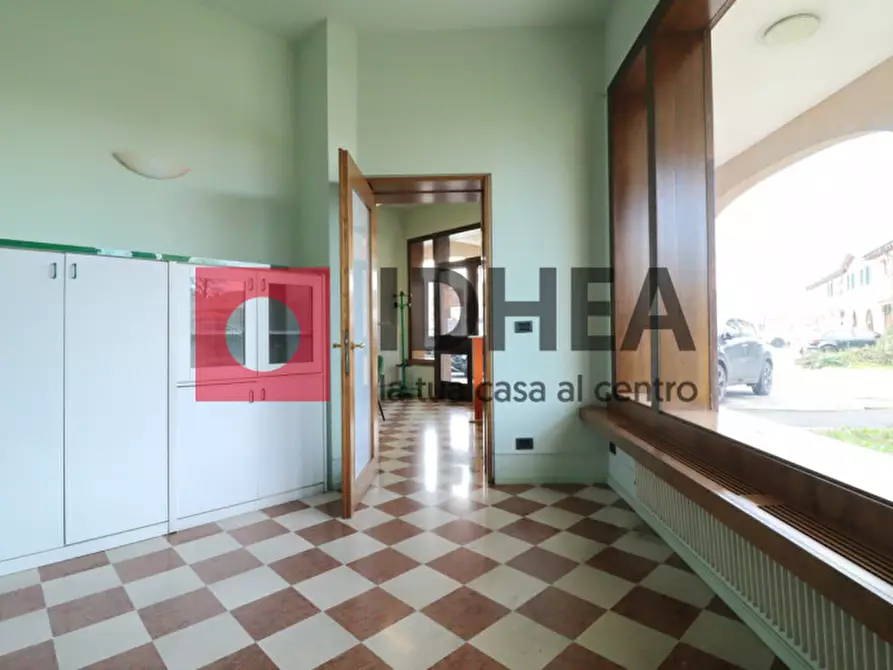 Immagine 9 di Negozio in affitto  in Piazza aldo moro a Villorba