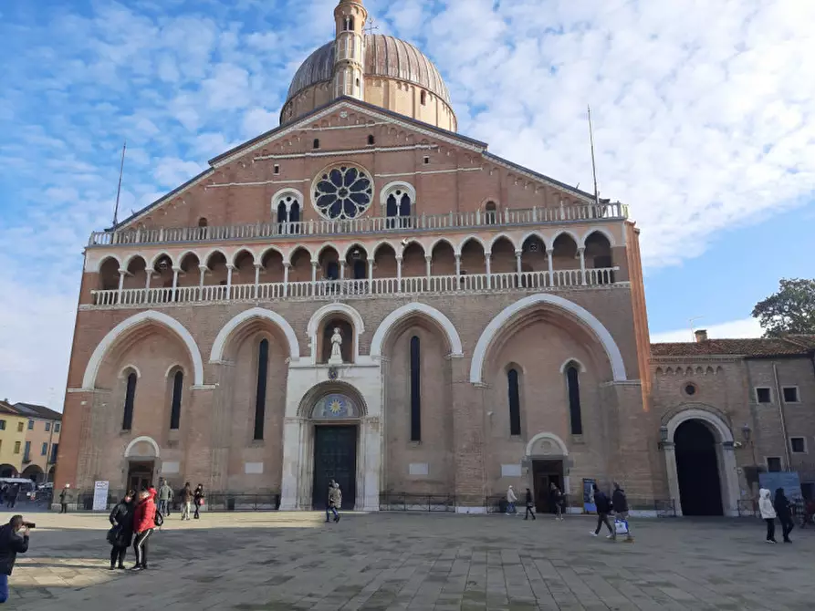 Immagine 7 di Attività commerciale in vendita  in piazza del santo a Padova