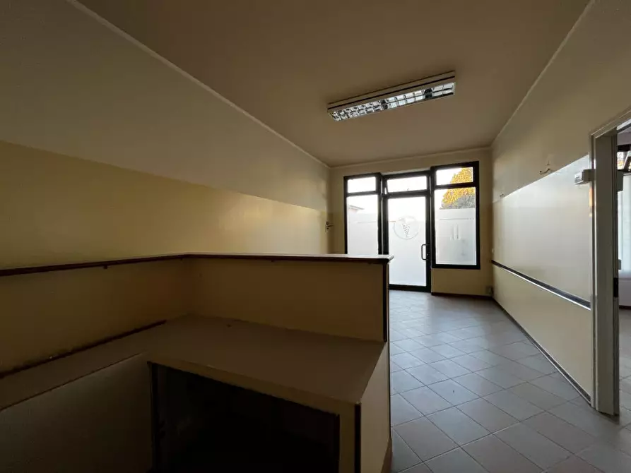 Immagine 7 di Ufficio in affitto  a Borgo Veneto