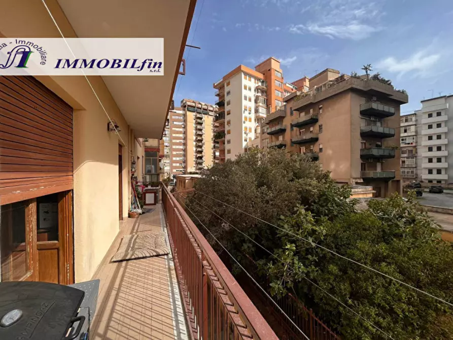 Immagine 1 di Appartamento in vendita  in VIA CIRRINCIONE 15 a Palermo
