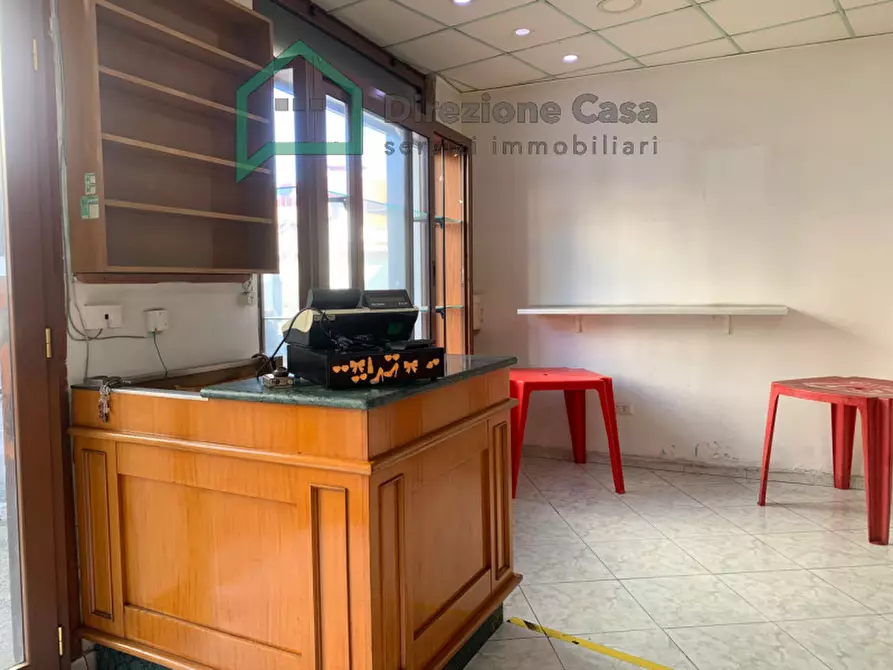 Immagine 7 di Attività commerciale in vendita  in Via Ponti rossi, 206 a Napoli