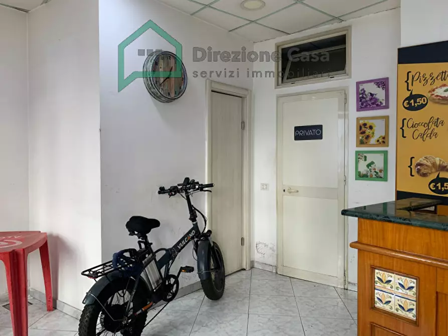 Immagine 8 di Attività commerciale in vendita  in Via Ponti rossi, 206 a Napoli