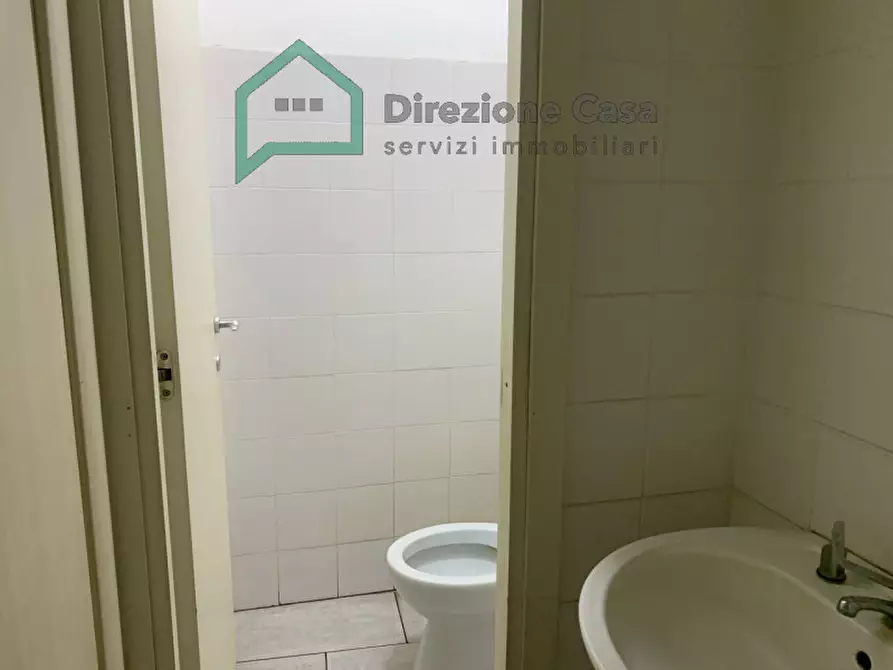 Immagine 10 di Attività commerciale in vendita  in Via Ponti rossi, 206 a Napoli