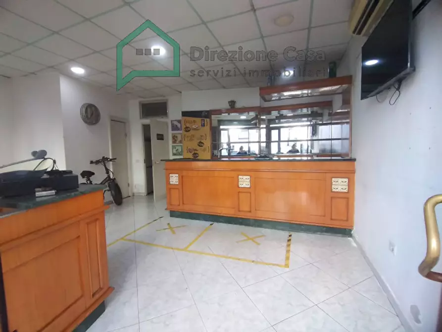 Immagine 12 di Attività commerciale in vendita  in Via Ponti rossi, 206 a Napoli