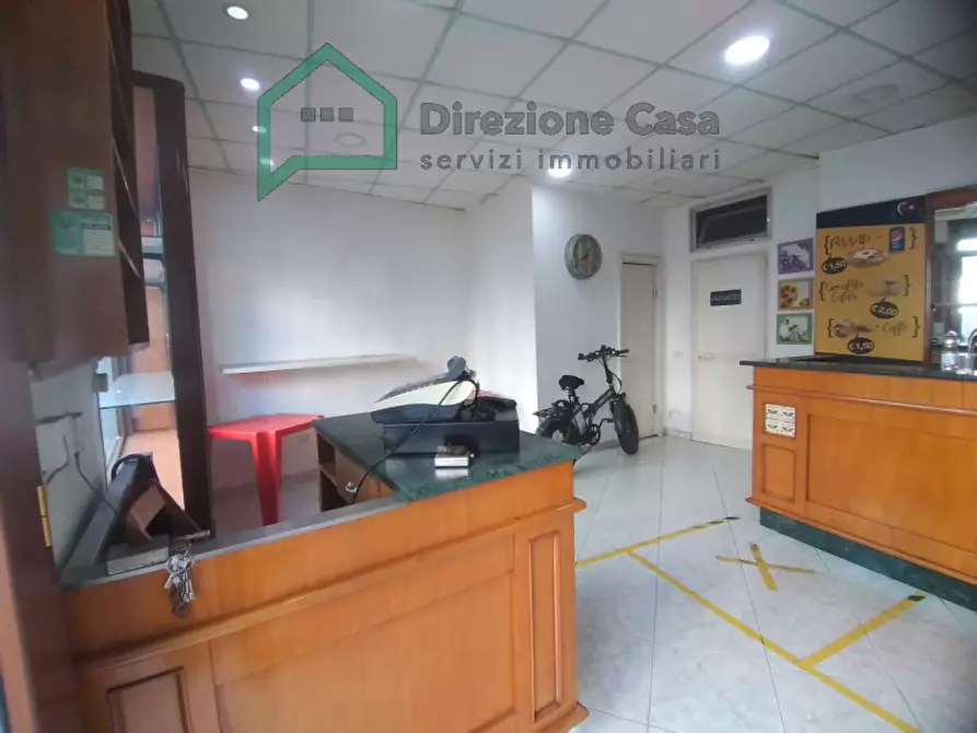 Immagine 13 di Attività commerciale in vendita  in Via Ponti rossi, 206 a Napoli