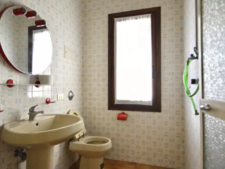 Immagine 5 di Ufficio in affitto  in via G. Marconi, 2 a Colceresa