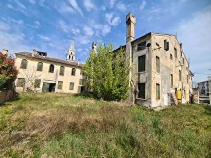 Immagine 1 di Palazzo in vendita  in Via Contarina a Motta Di Livenza