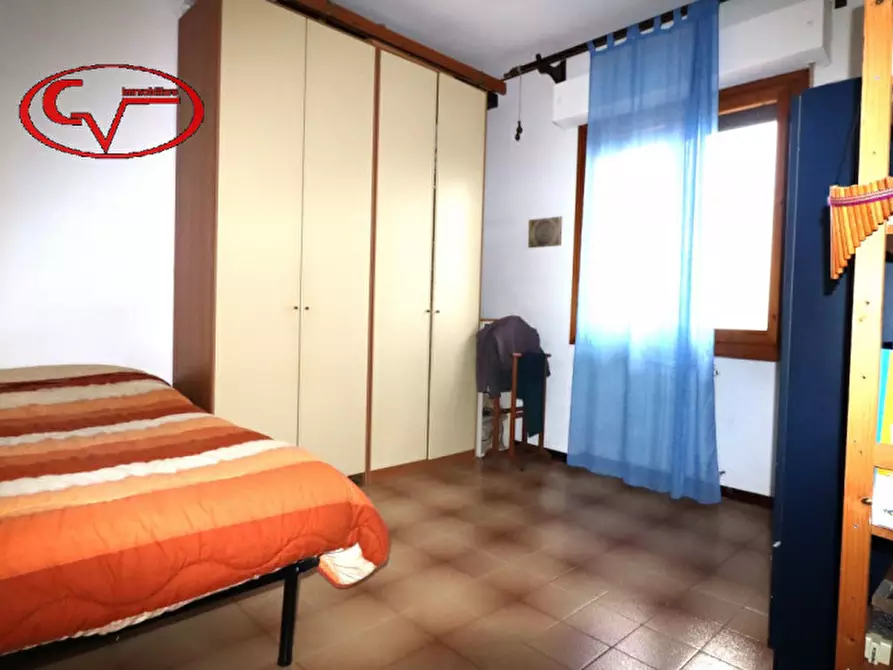 Immagine 10 di Appartamento in vendita  in via 24 maggio a Montevarchi