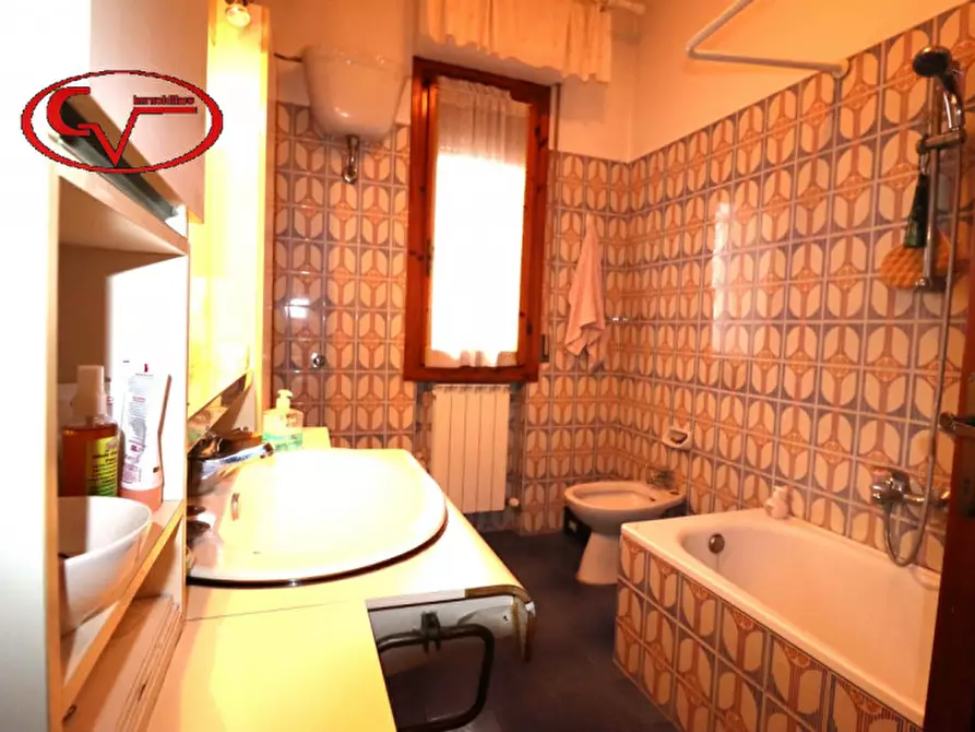 Immagine 12 di Appartamento in vendita  in via 24 maggio a Montevarchi