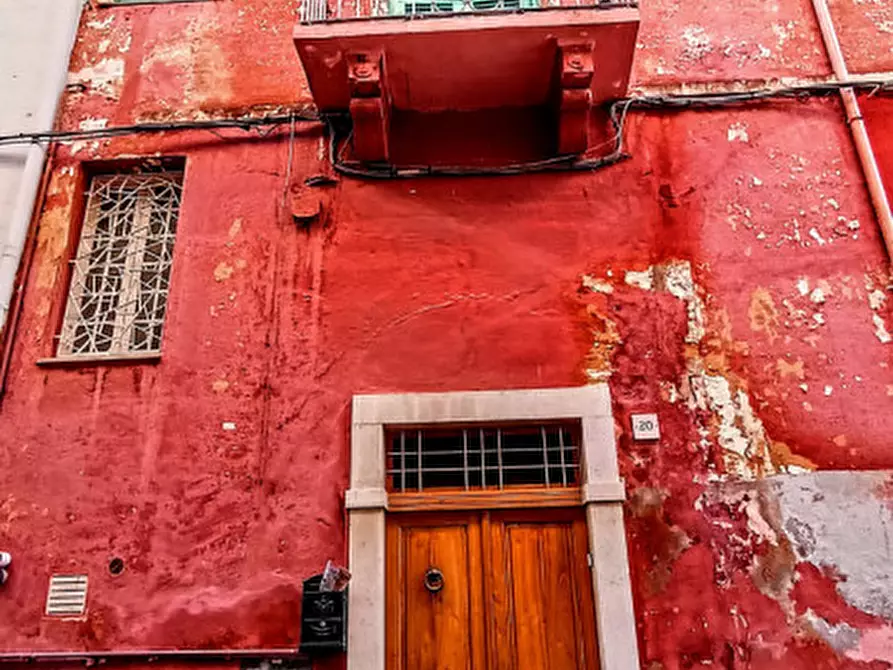 Immagine 2 di Palazzo in vendita  in LAPER a Fasano