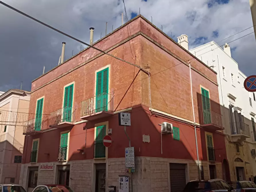 Immagine 4 di Palazzo in vendita  in LAPER a Fasano