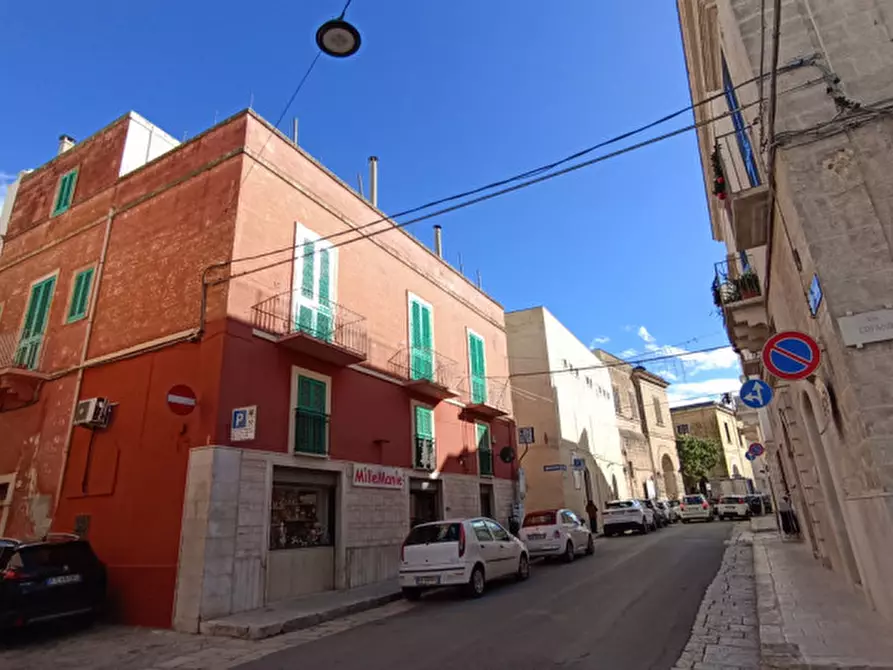 Immagine 5 di Palazzo in vendita  in LAPER a Fasano