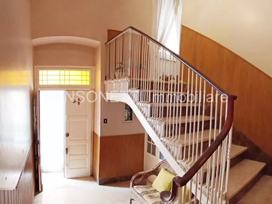 Immagine 8 di Palazzo in vendita  in LAPER a Fasano